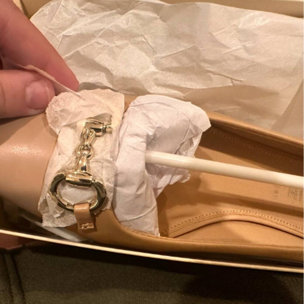 Anne Klein Cora Tailored Flats in Nude – NWT Size 11 - Picture 12 of 13